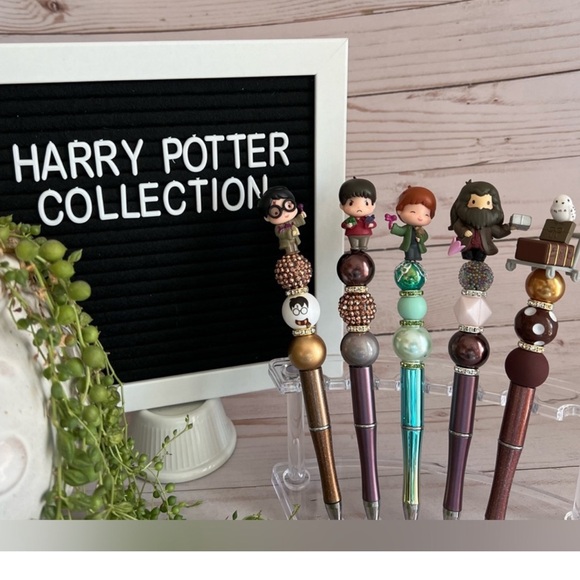 Handmade Harry Potter Themed Beaded Pens - Wizarding World Collection - Picture 1 of 10